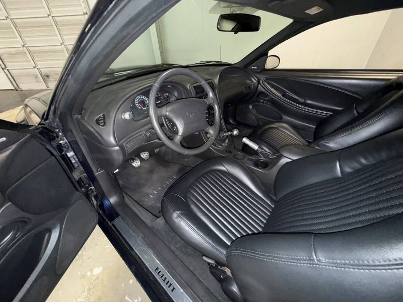 2001 Ford Mustang 37