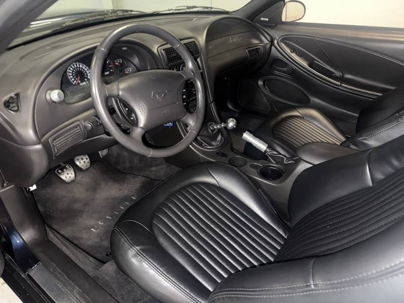 2001 Ford Mustang 38