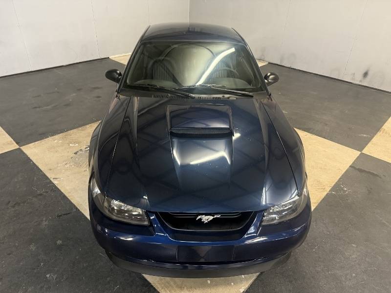 2001 Ford Mustang 40
