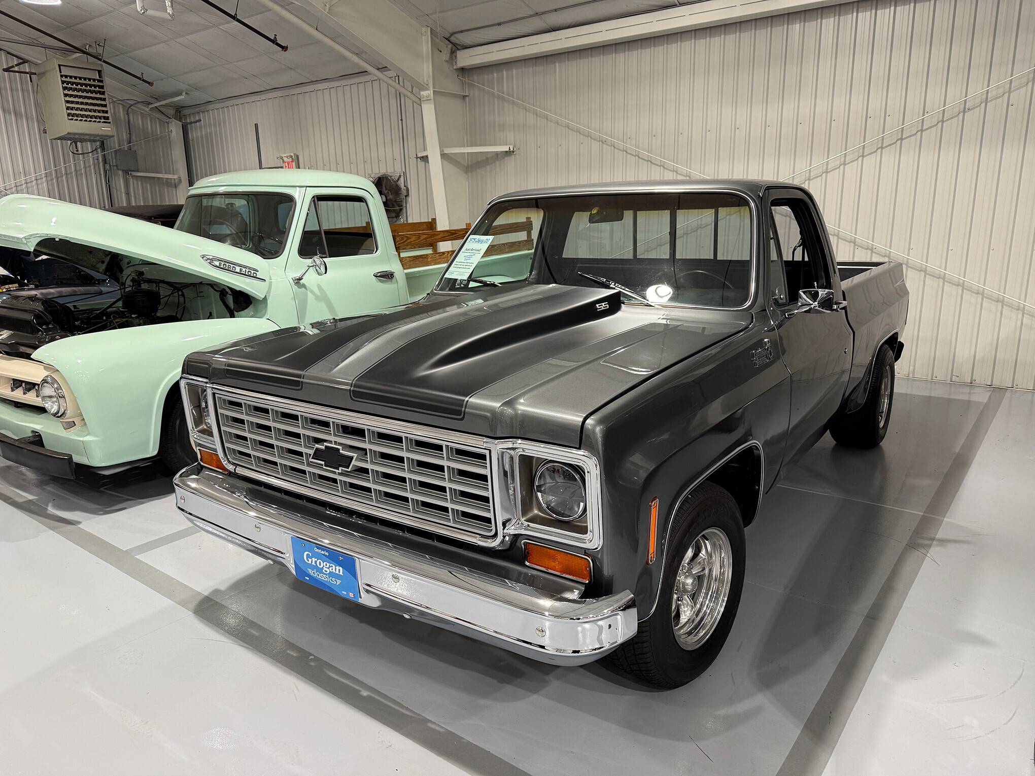 1975 Chevrolet C10 Custom 2