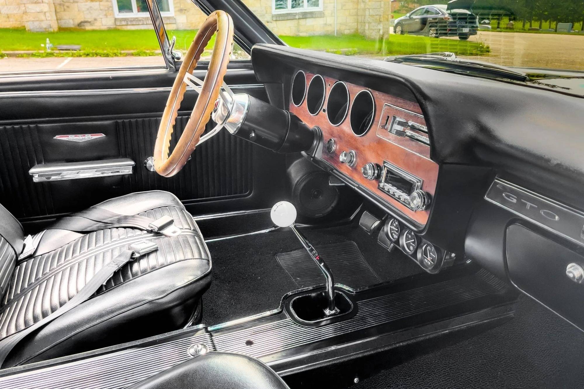 1966 Pontiac GTO 27