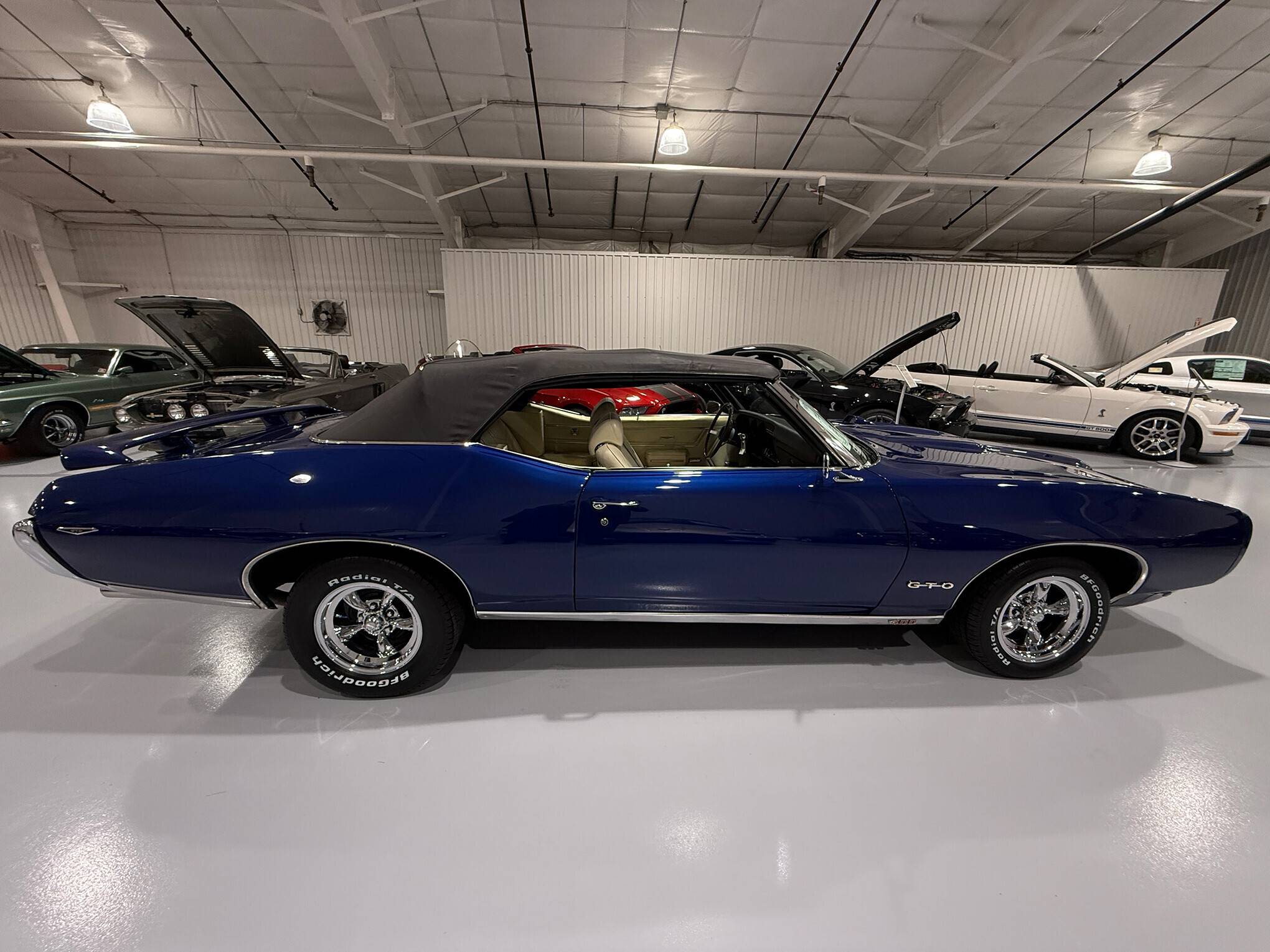 1969 Pontiac GTO 10