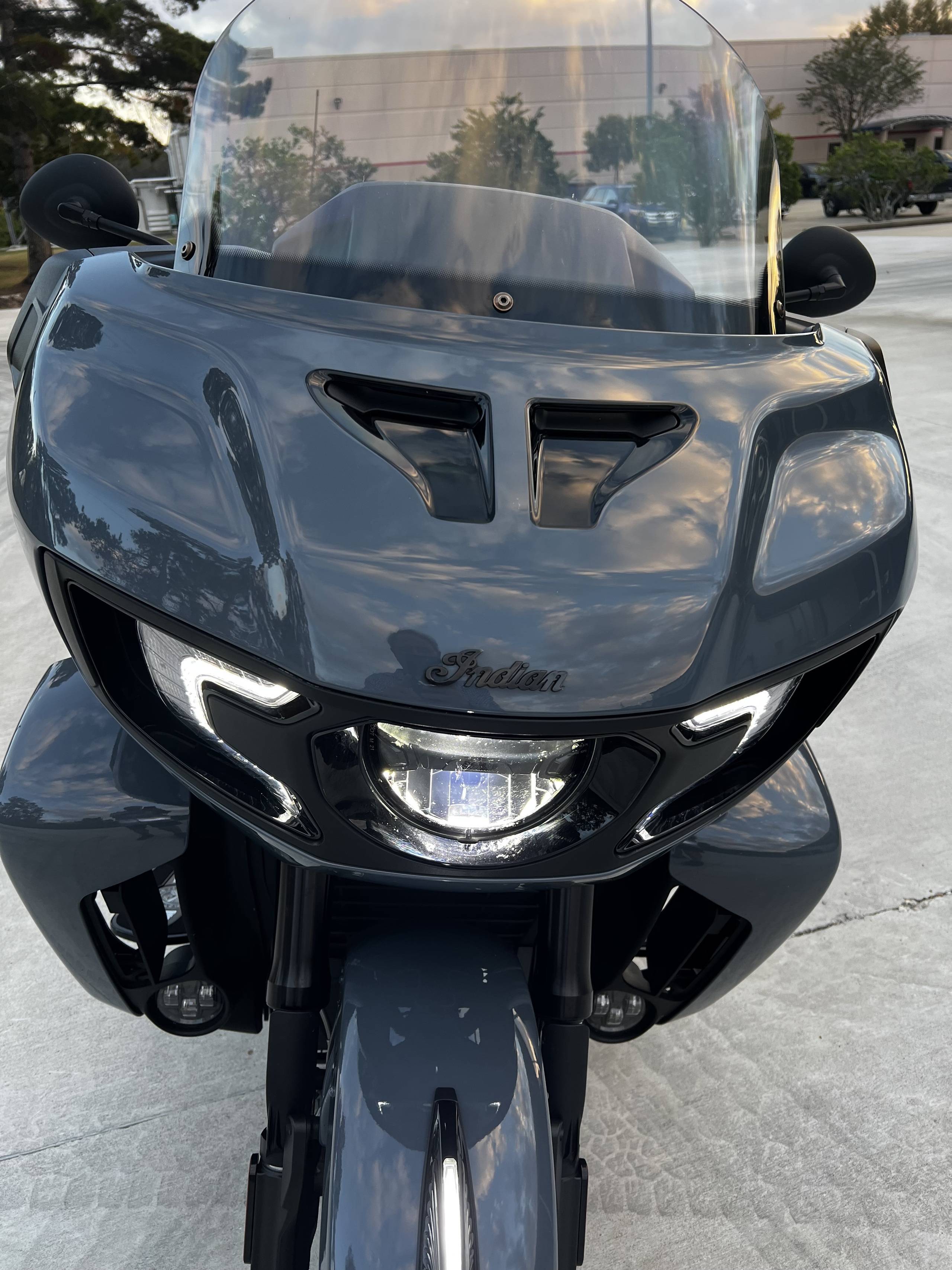 2023 Indian Pursuit Dark Horse 9