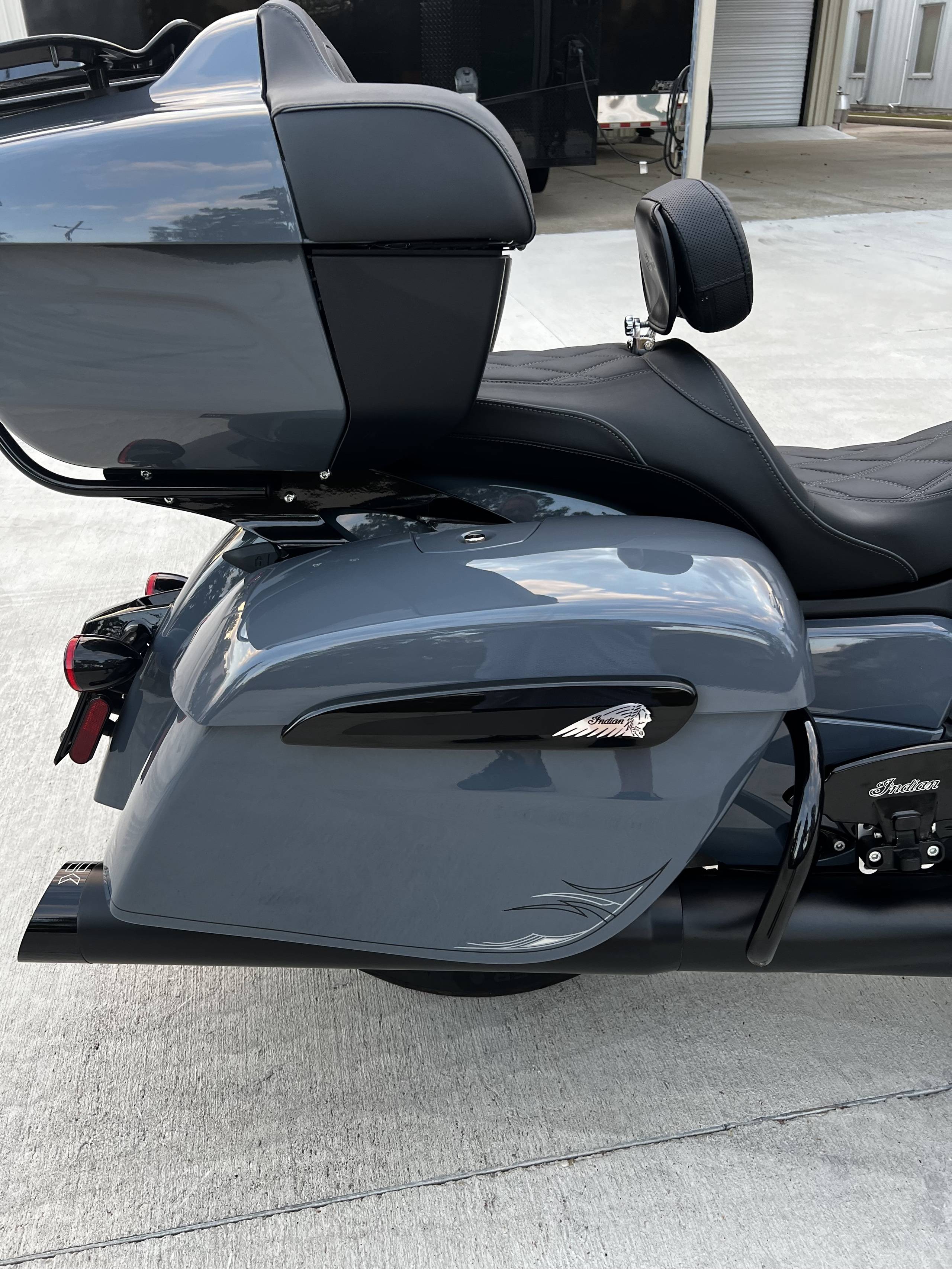 2023 Indian Pursuit Dark Horse 5