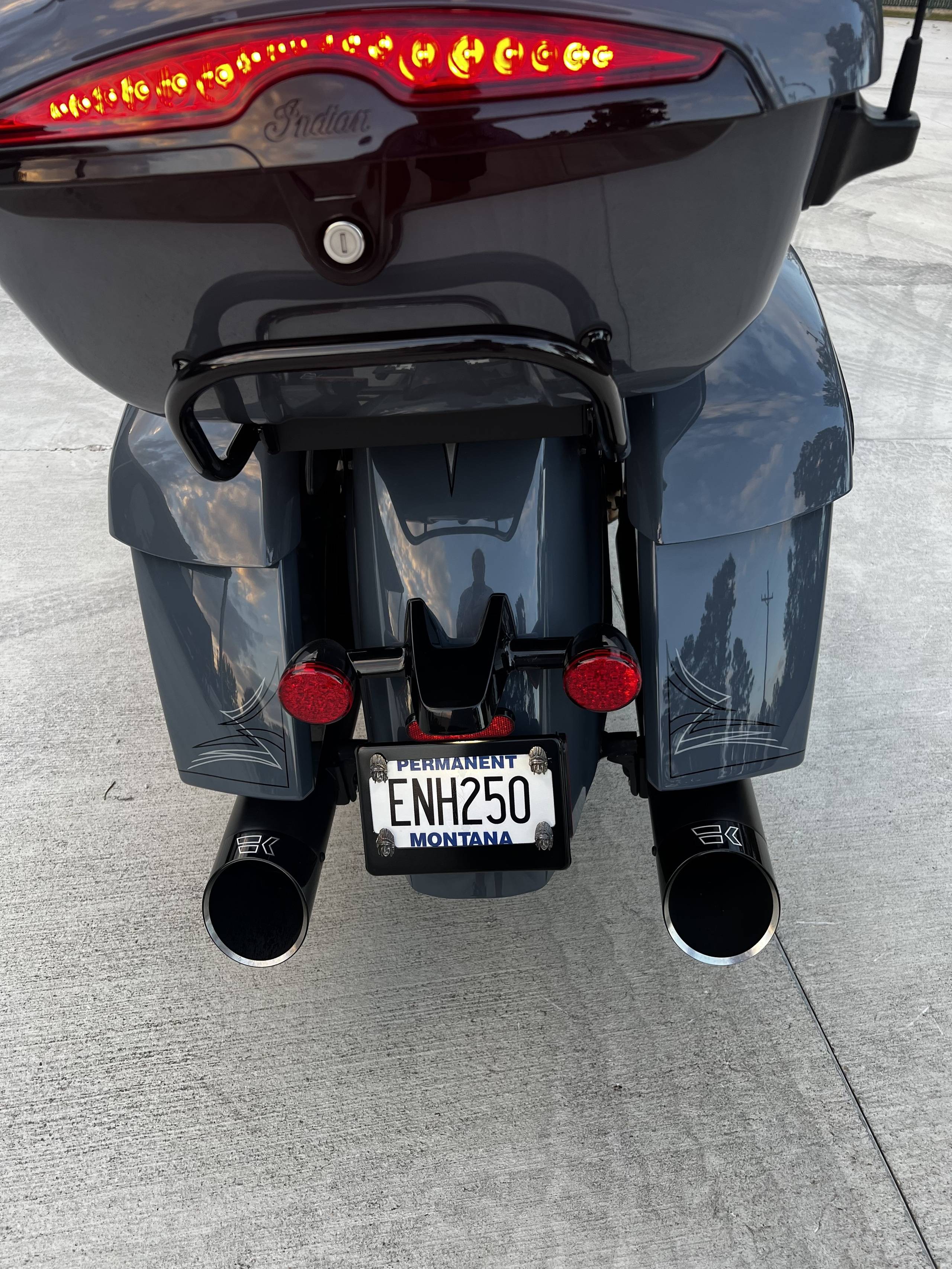 2023 Indian Pursuit Dark Horse 17
