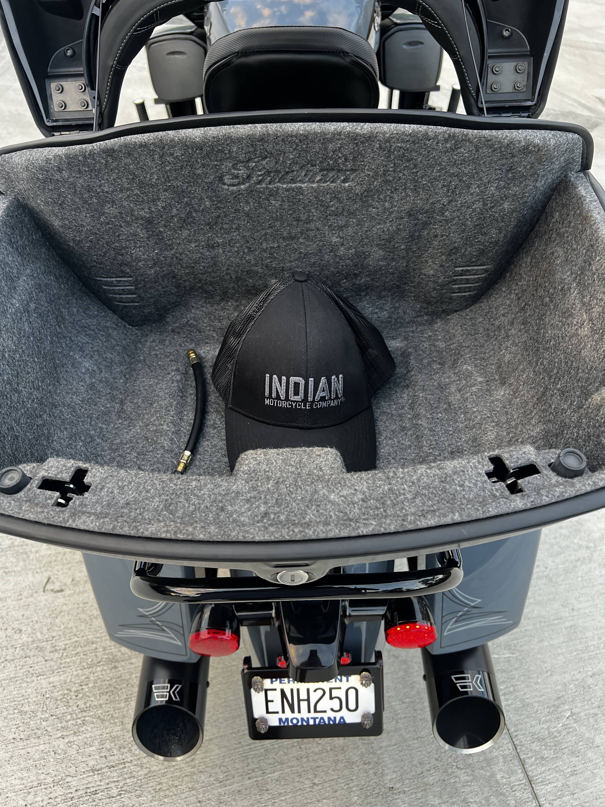 2023 Indian Pursuit Dark Horse 14