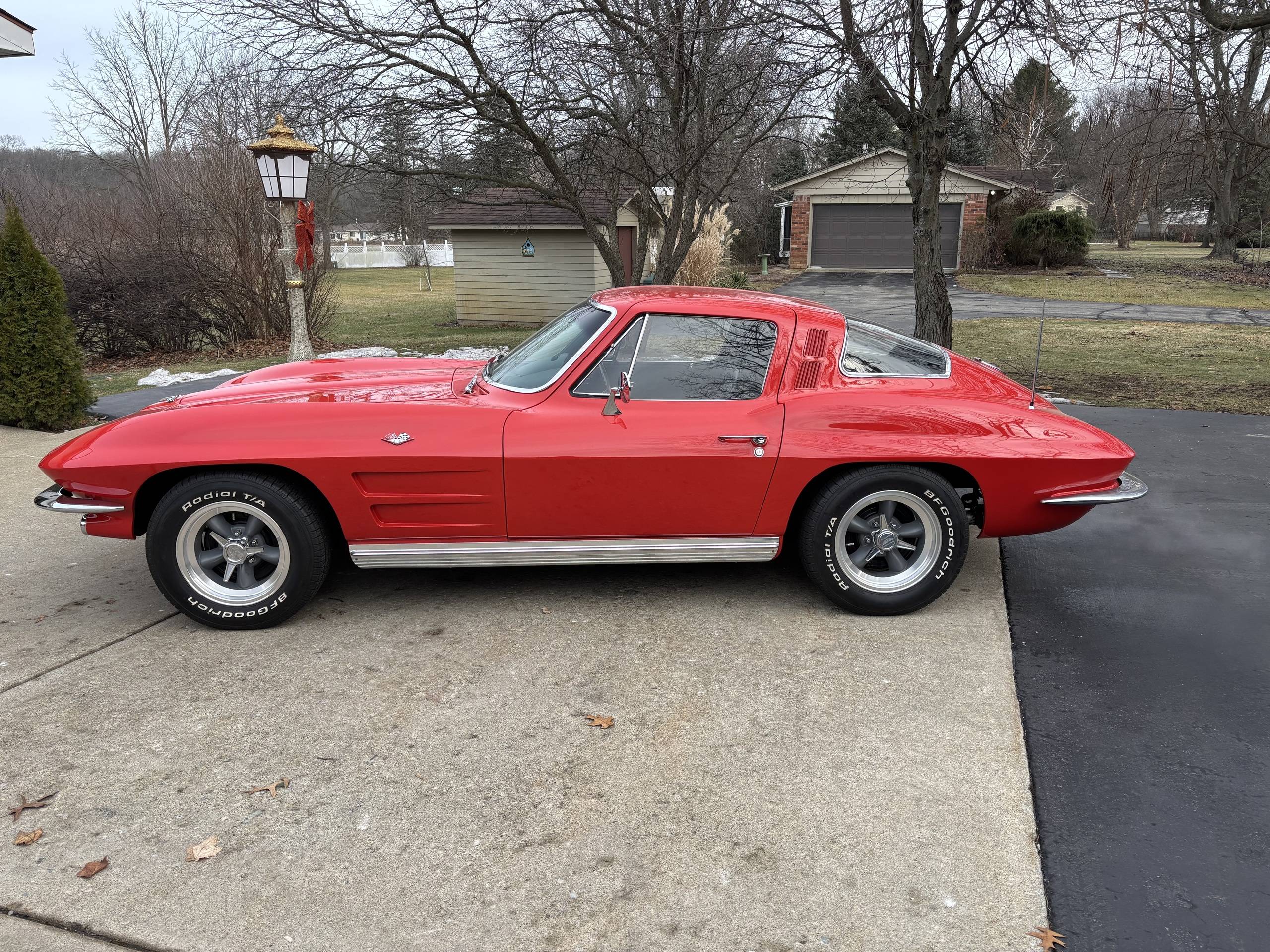 1964 Chevrolet Corvette 32