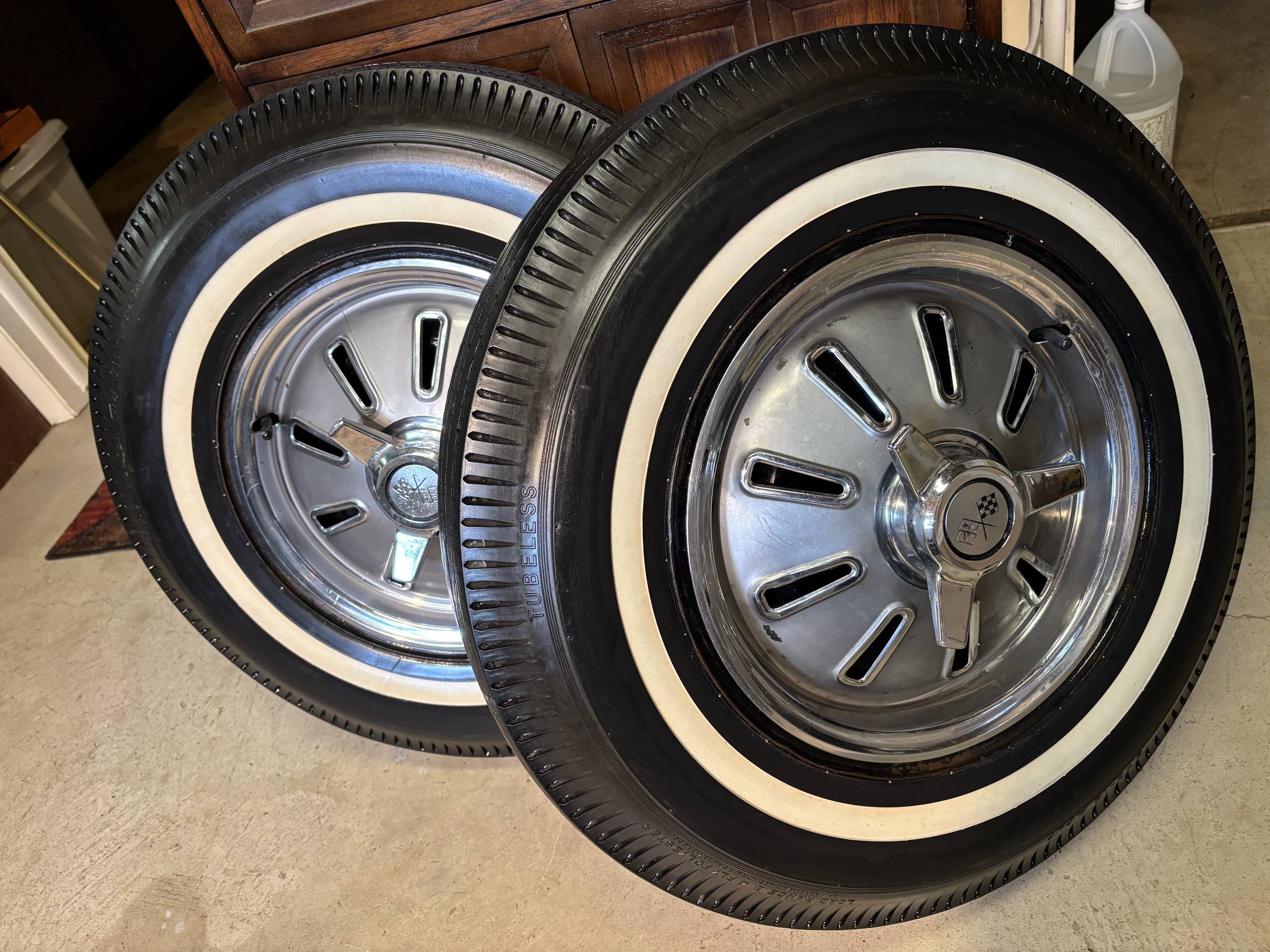 1964 Chevrolet Corvette 37