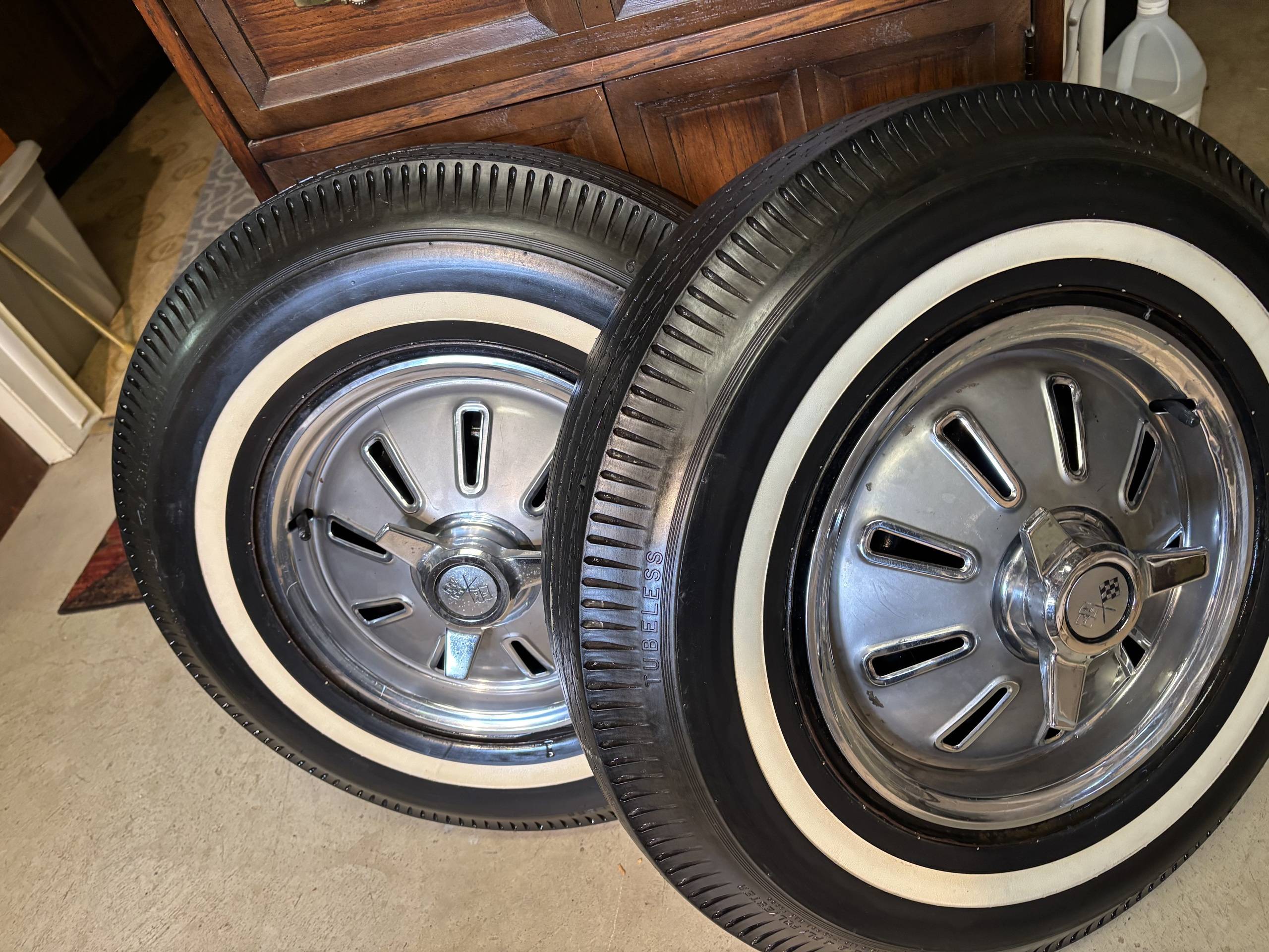 1964 Chevrolet Corvette 36