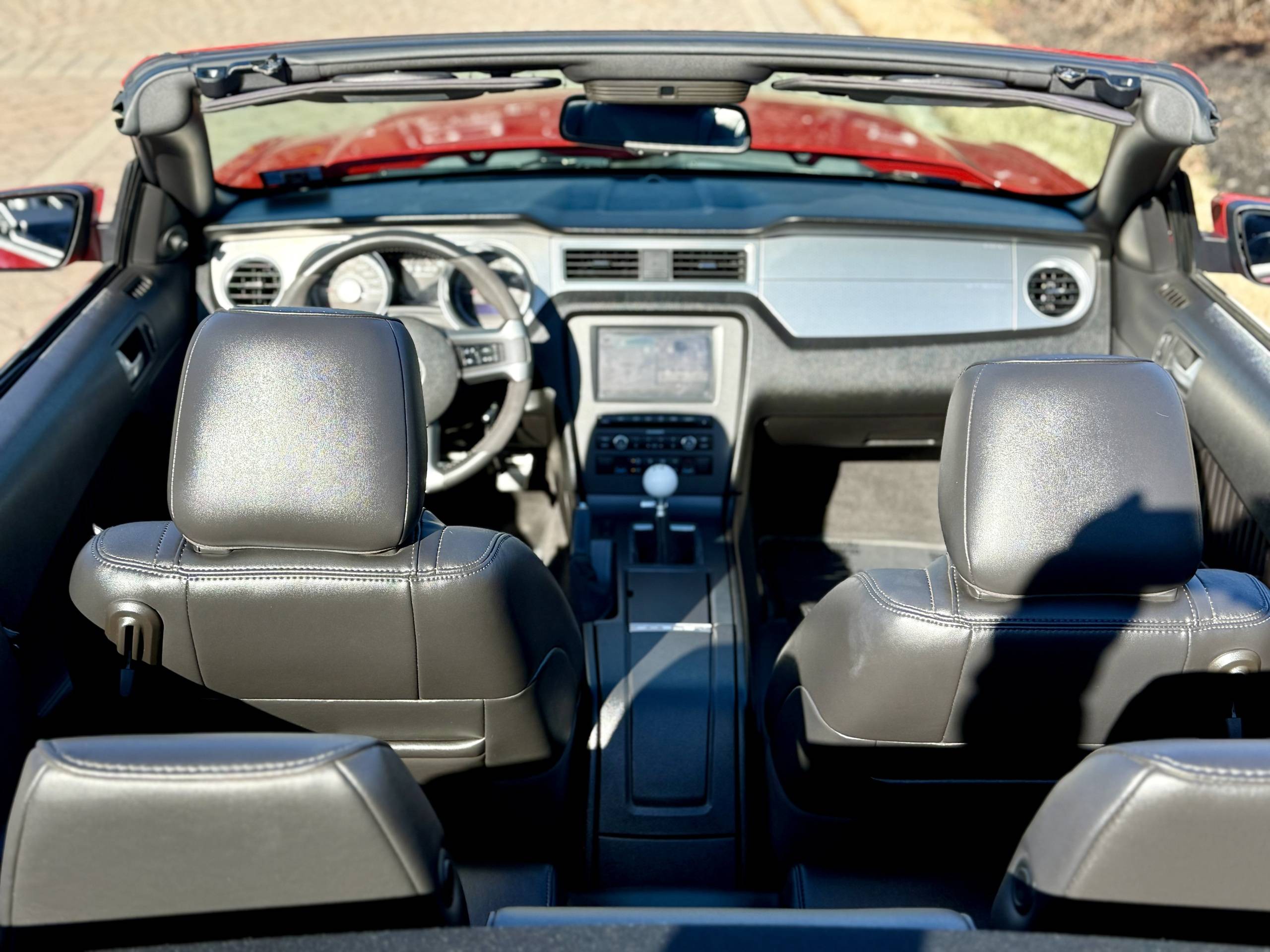 2011 FORD MUSTANG 19