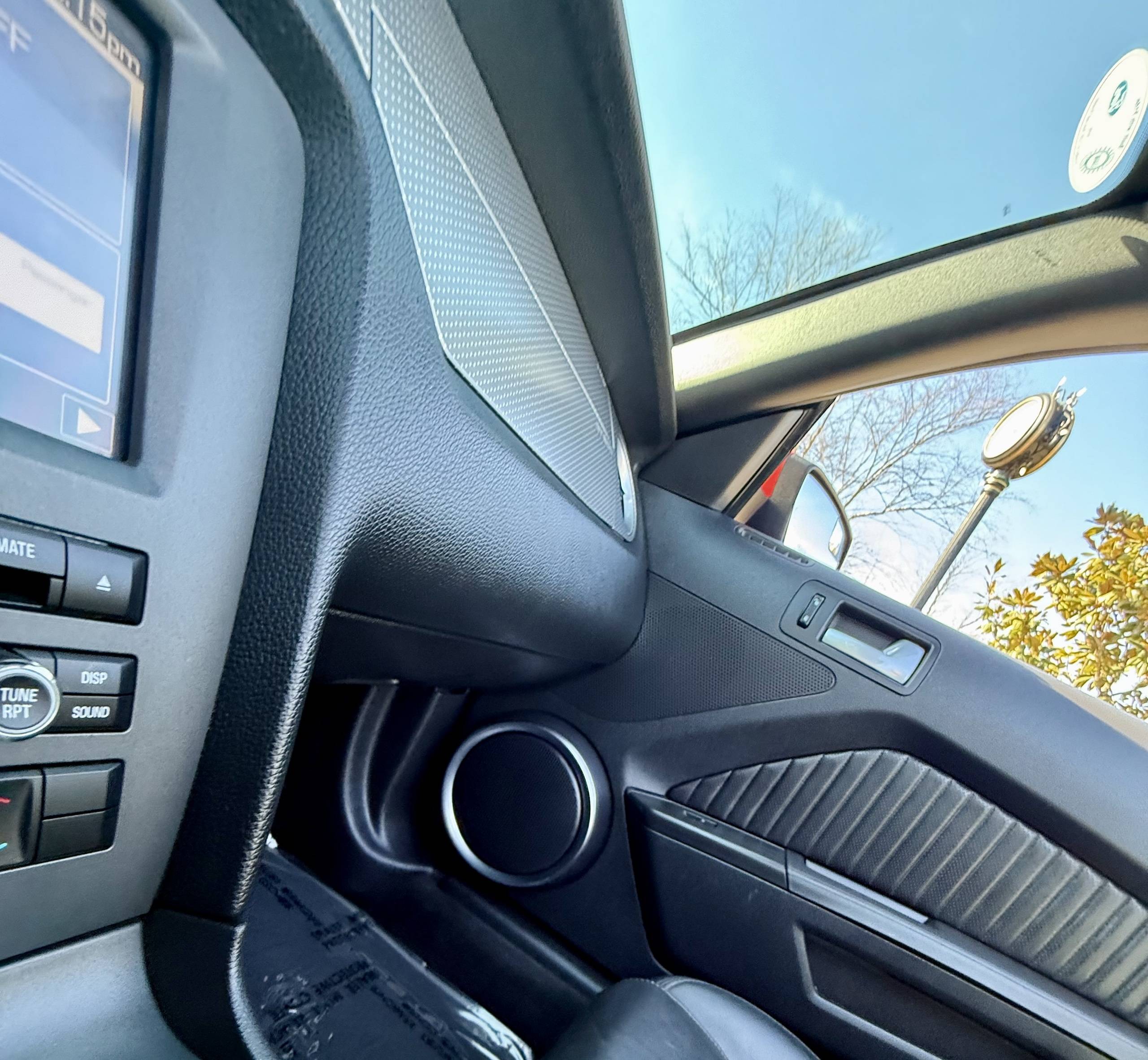 2011 FORD MUSTANG 16