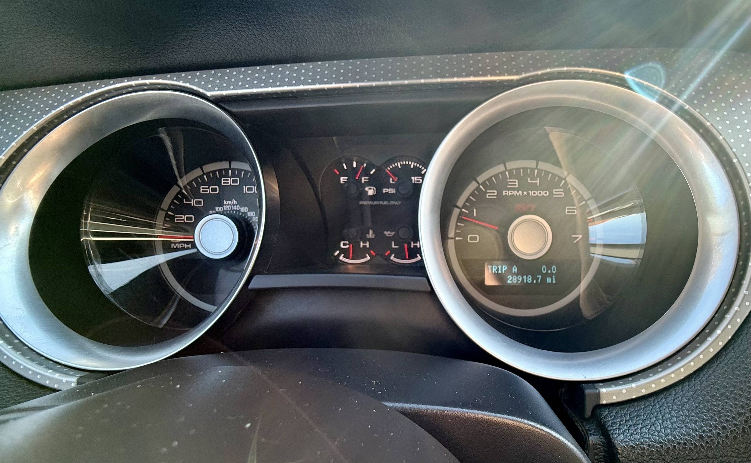 2011 FORD MUSTANG 37