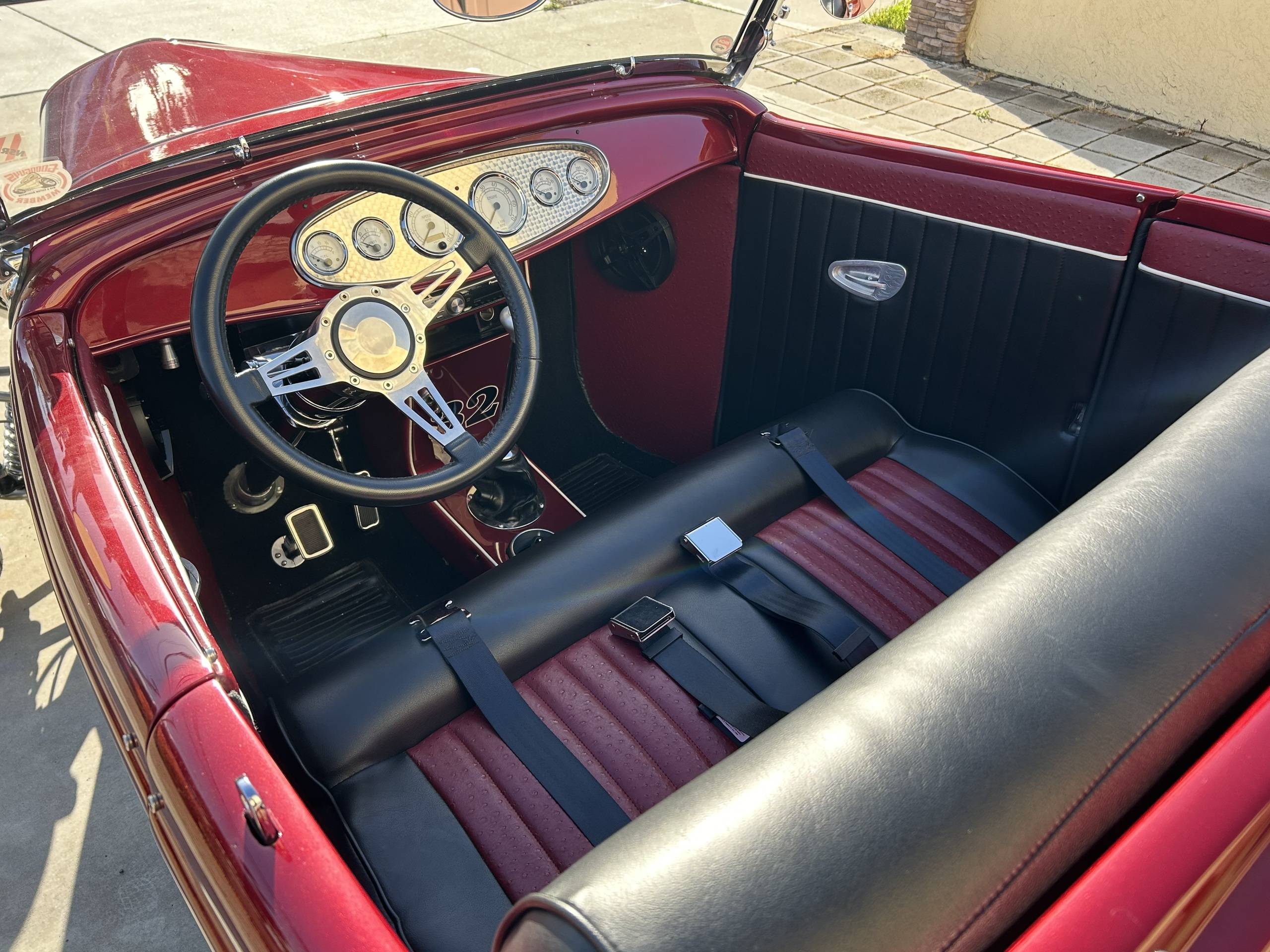 1932 Ford Roadster 2