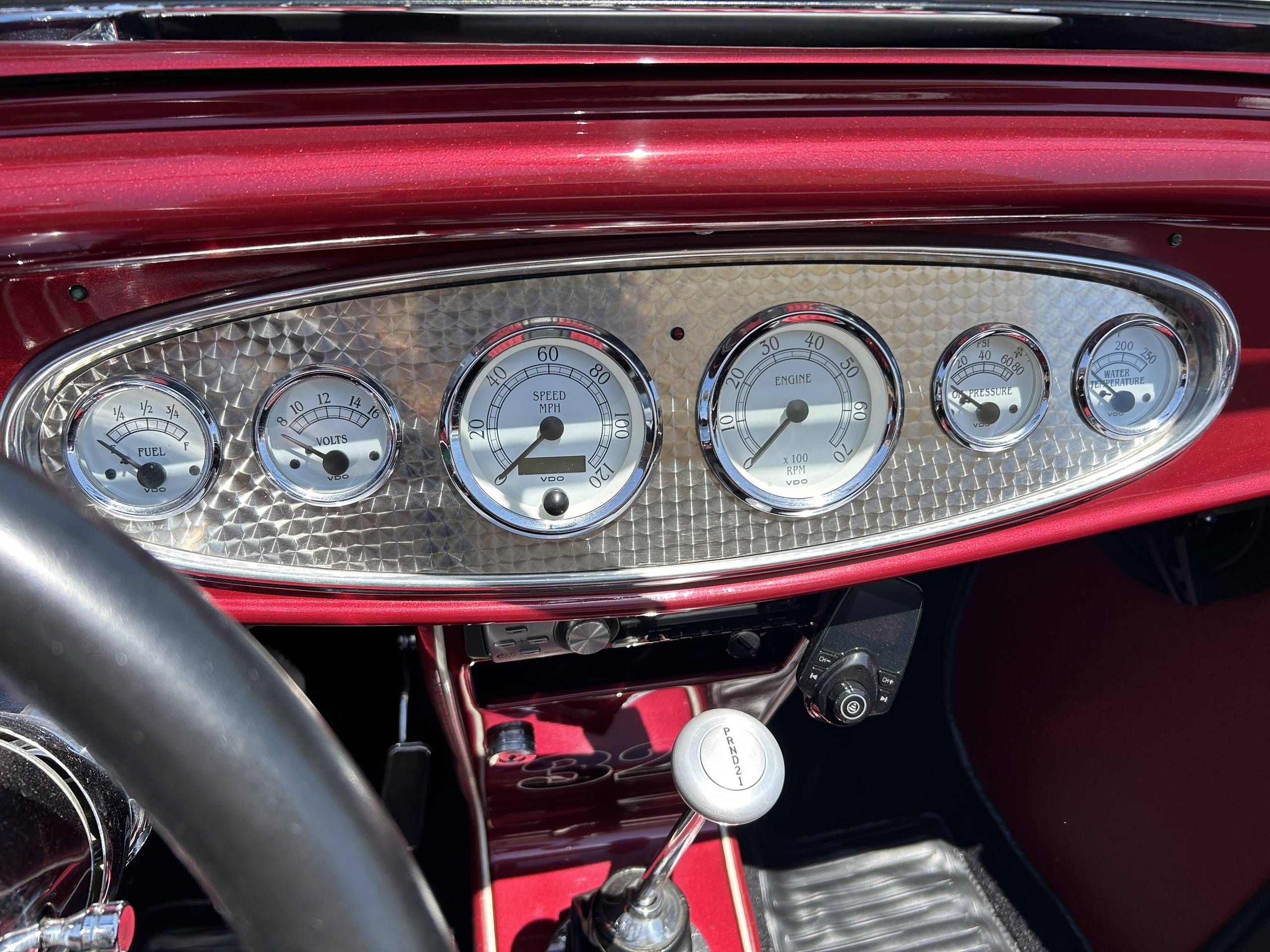 1932 Ford Roadster 17