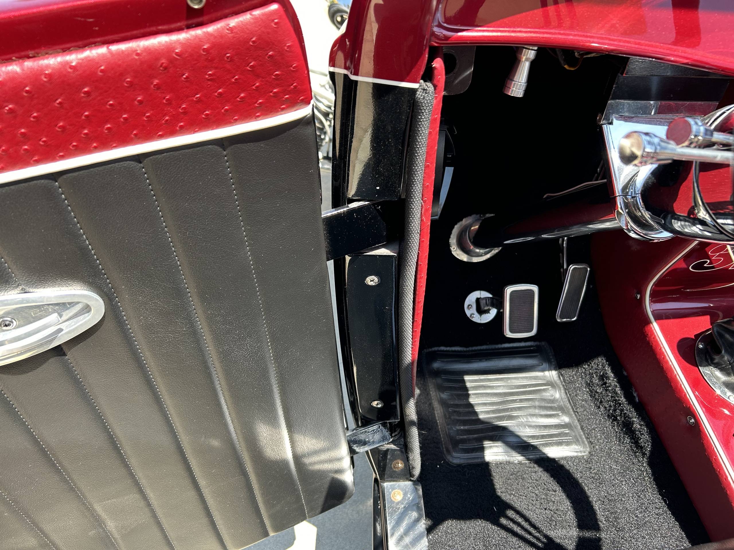 1932 Ford Roadster 16