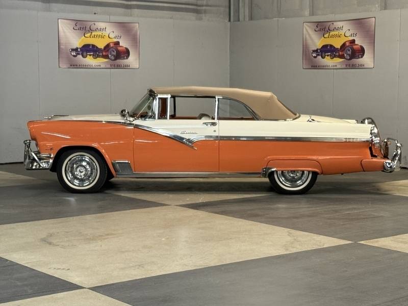 1956 Ford Sunliner 1
