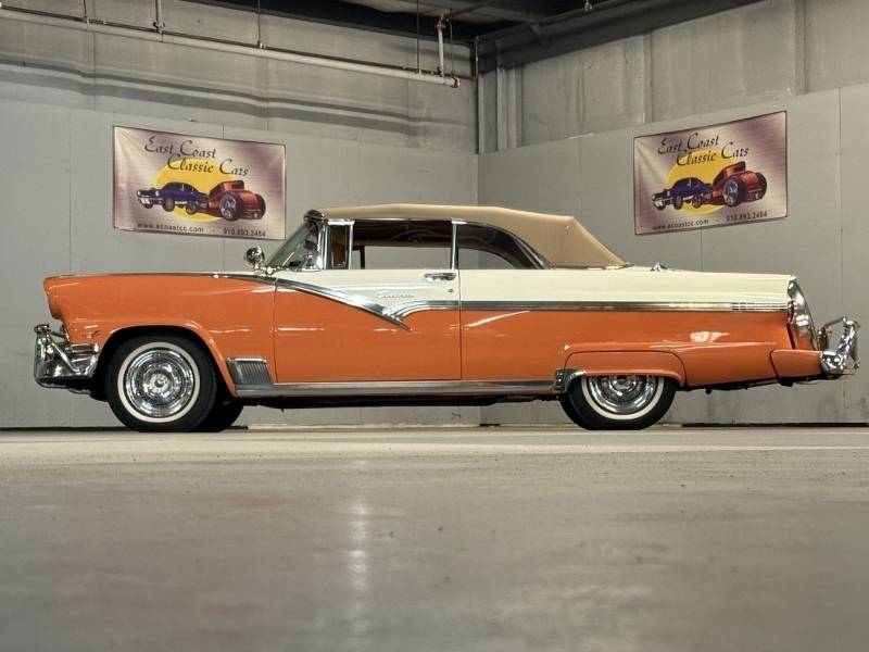 1956 Ford Sunliner 2