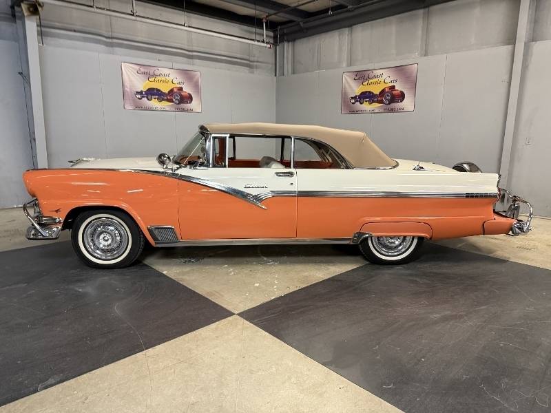 1956 Ford Sunliner 3