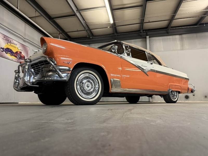 1956 Ford Sunliner 11
