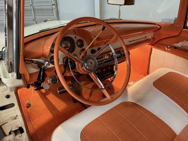 1956 Ford Sunliner 27