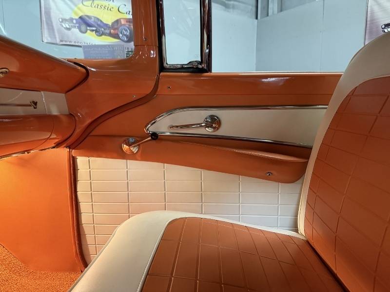 1956 Ford Sunliner 28