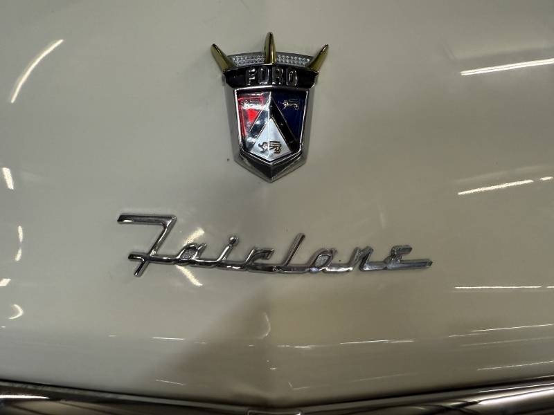 1956 Ford Sunliner 47