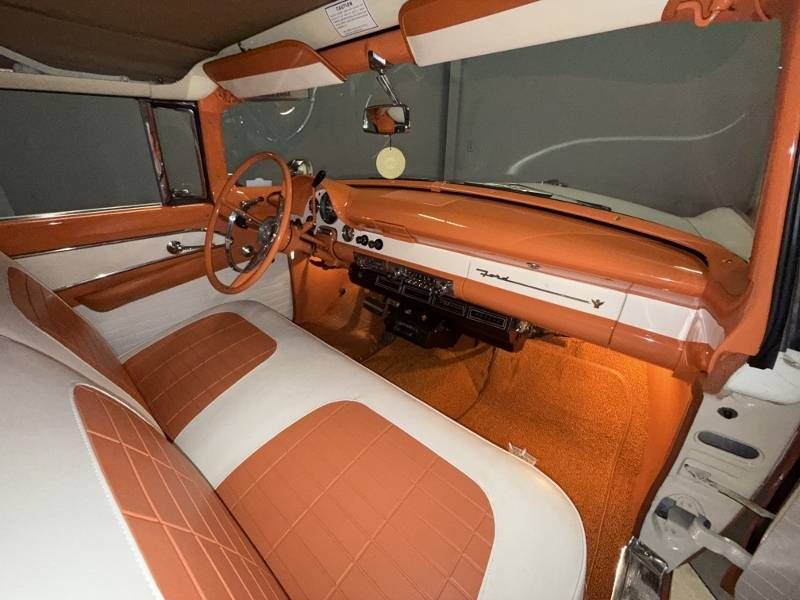 1956 Ford Sunliner 84