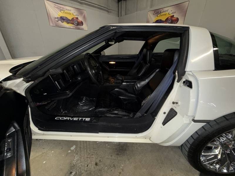 1988 Chevrolet Corvette 23