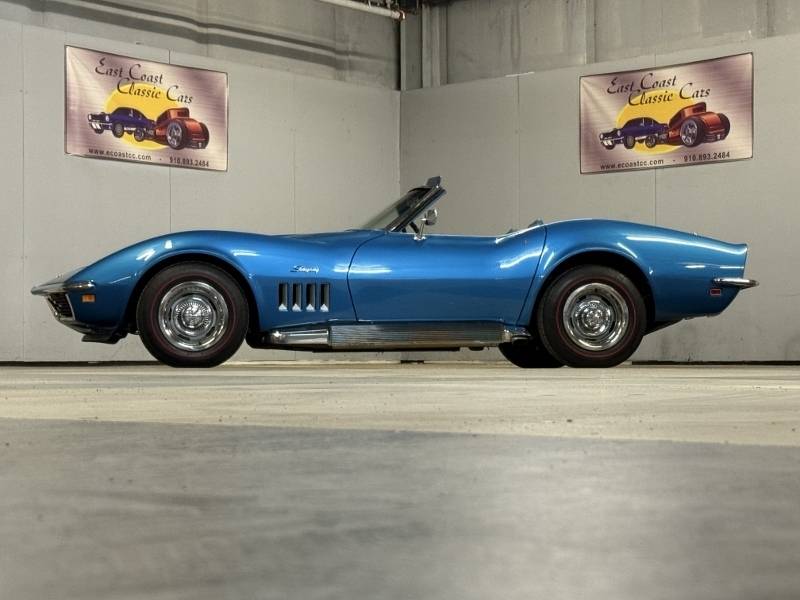 1969 Chevrolet Corvette 2