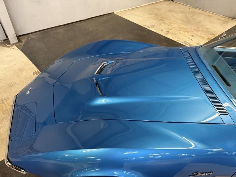 1969 Chevrolet Corvette 11
