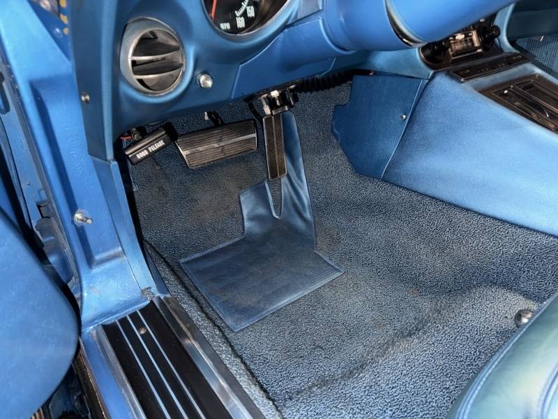 1969 Chevrolet Corvette 21