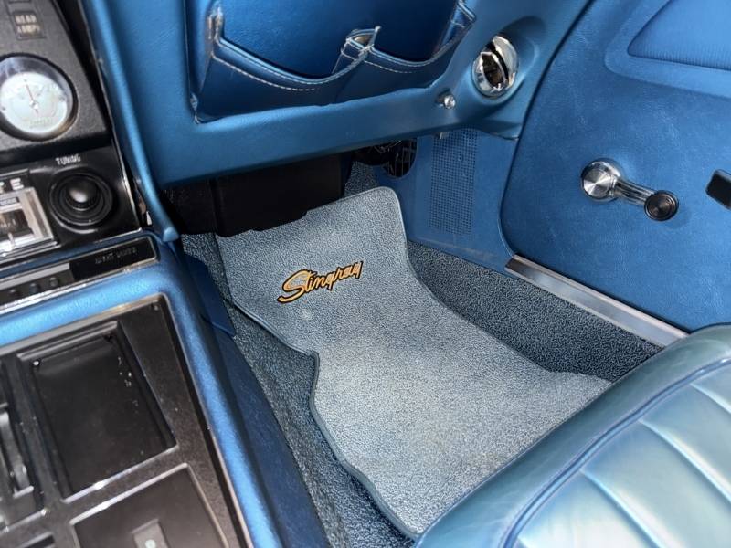 1969 Chevrolet Corvette 23