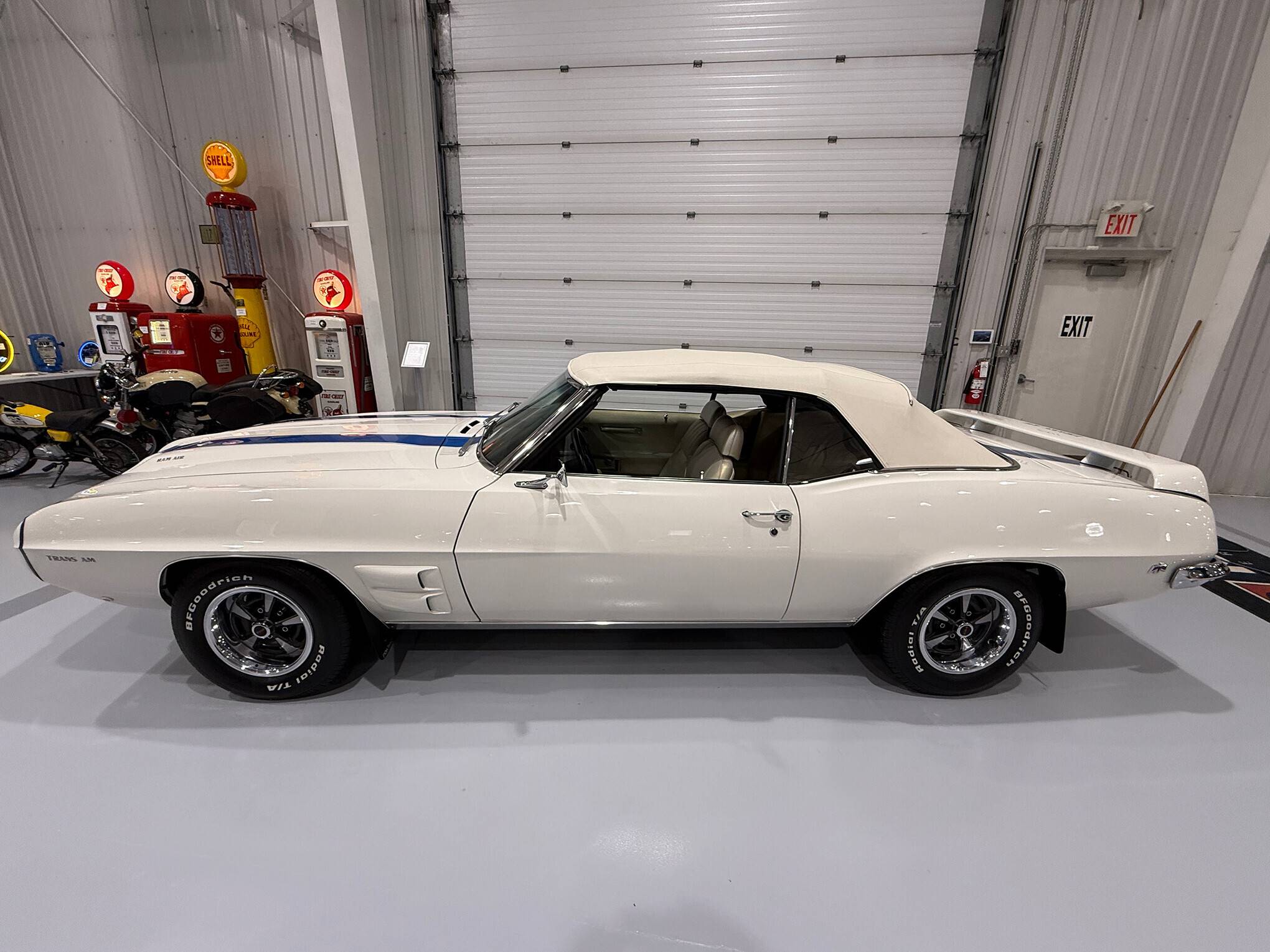 1969 Pontiac Firebird Trans Am 3