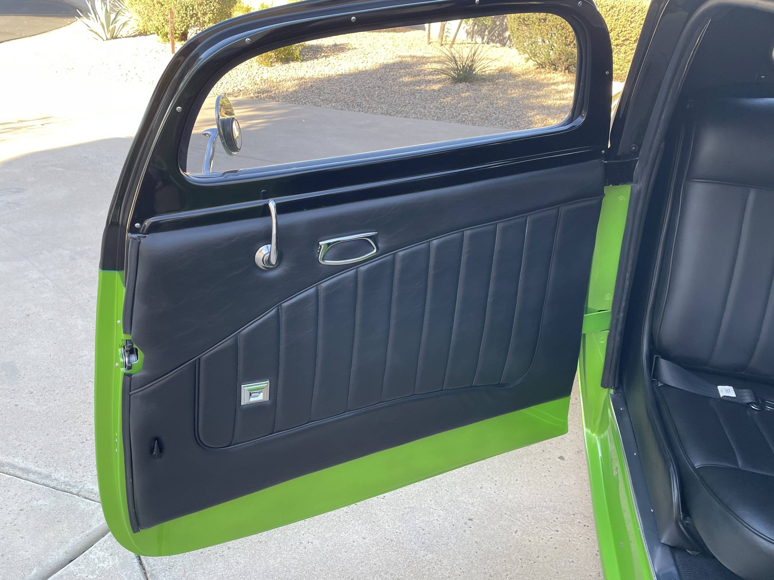 1933 Ford 3 WINDOW SALT FLAT 33
