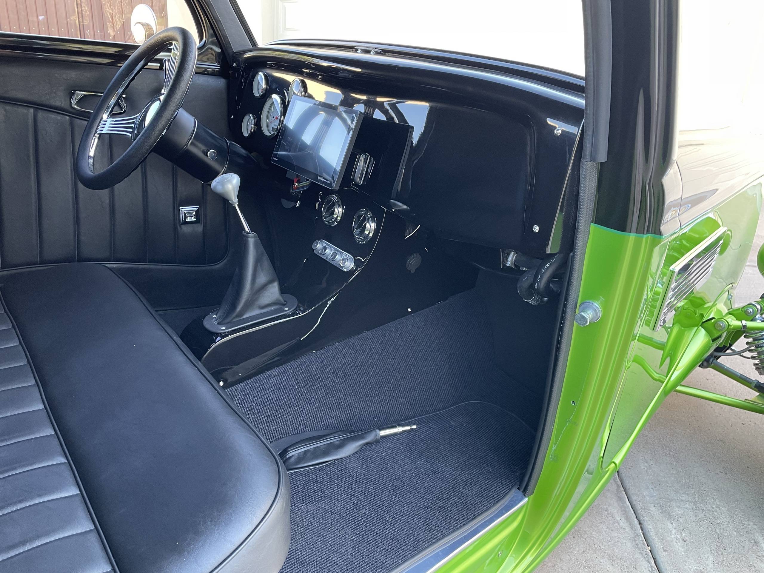 1933 Ford 3 WINDOW SALT FLAT 38