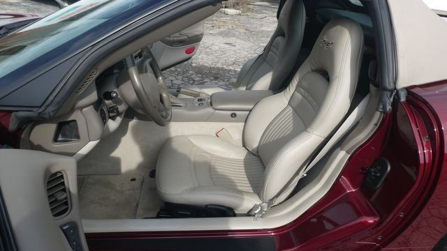 2003 Chevrolet Corvette 31