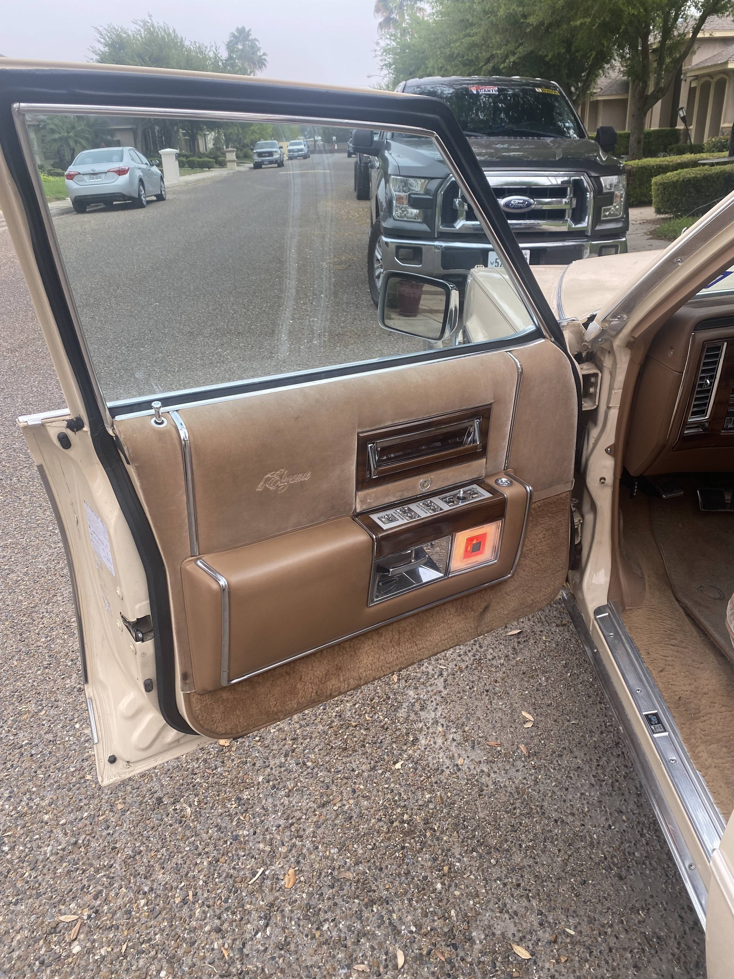 1988 Cadillac Fleetwood 36