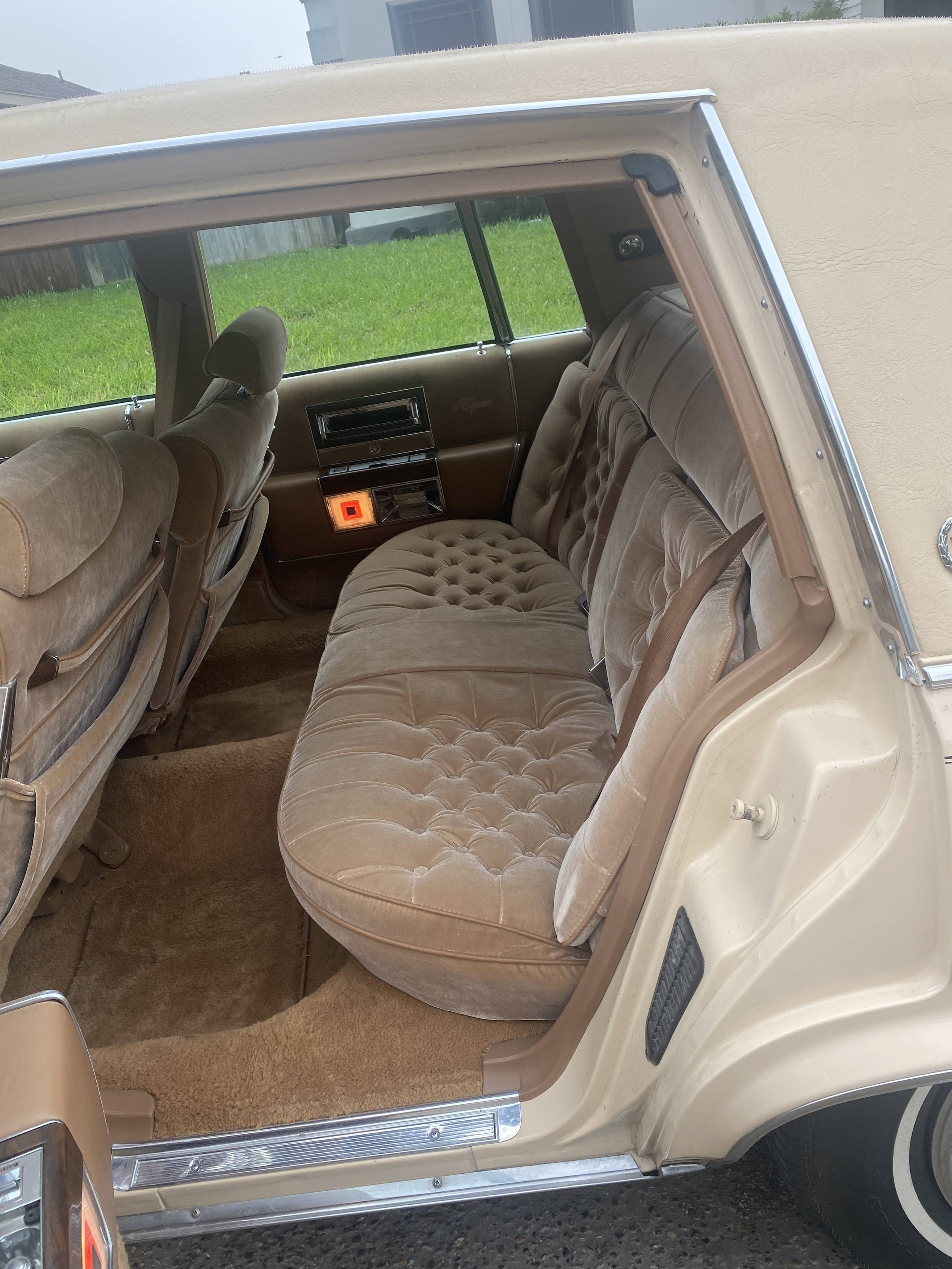 1988 Cadillac Fleetwood 42