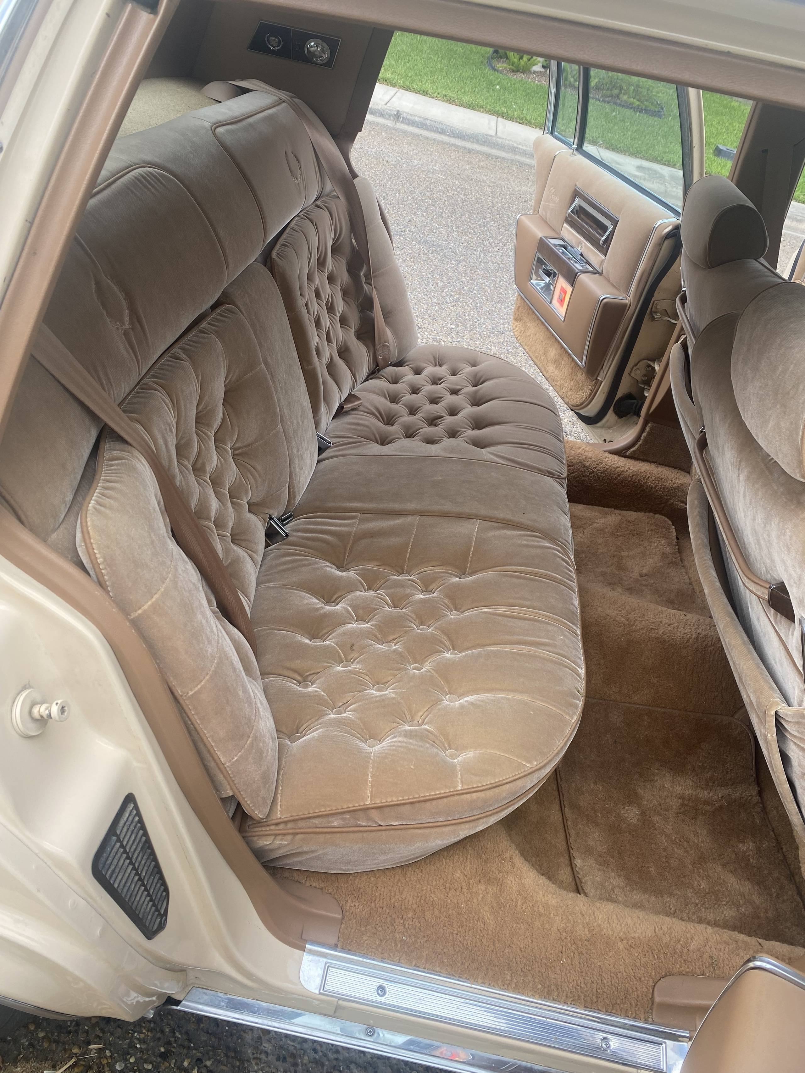 1988 Cadillac Fleetwood 44