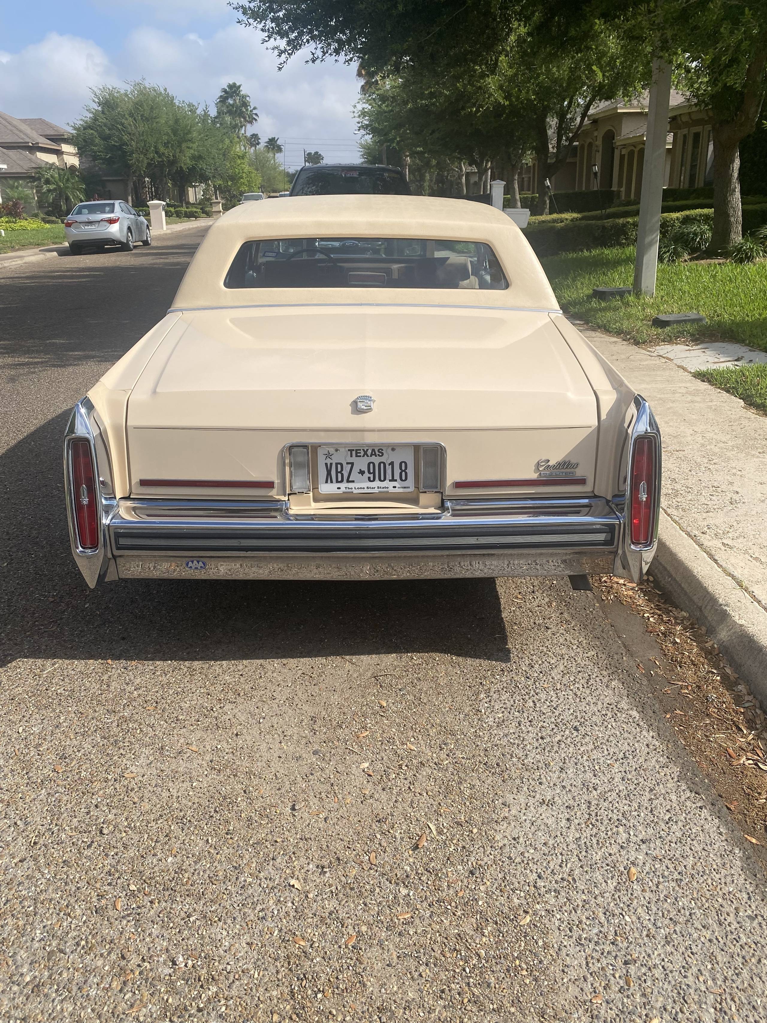 1988 Cadillac Fleetwood 18