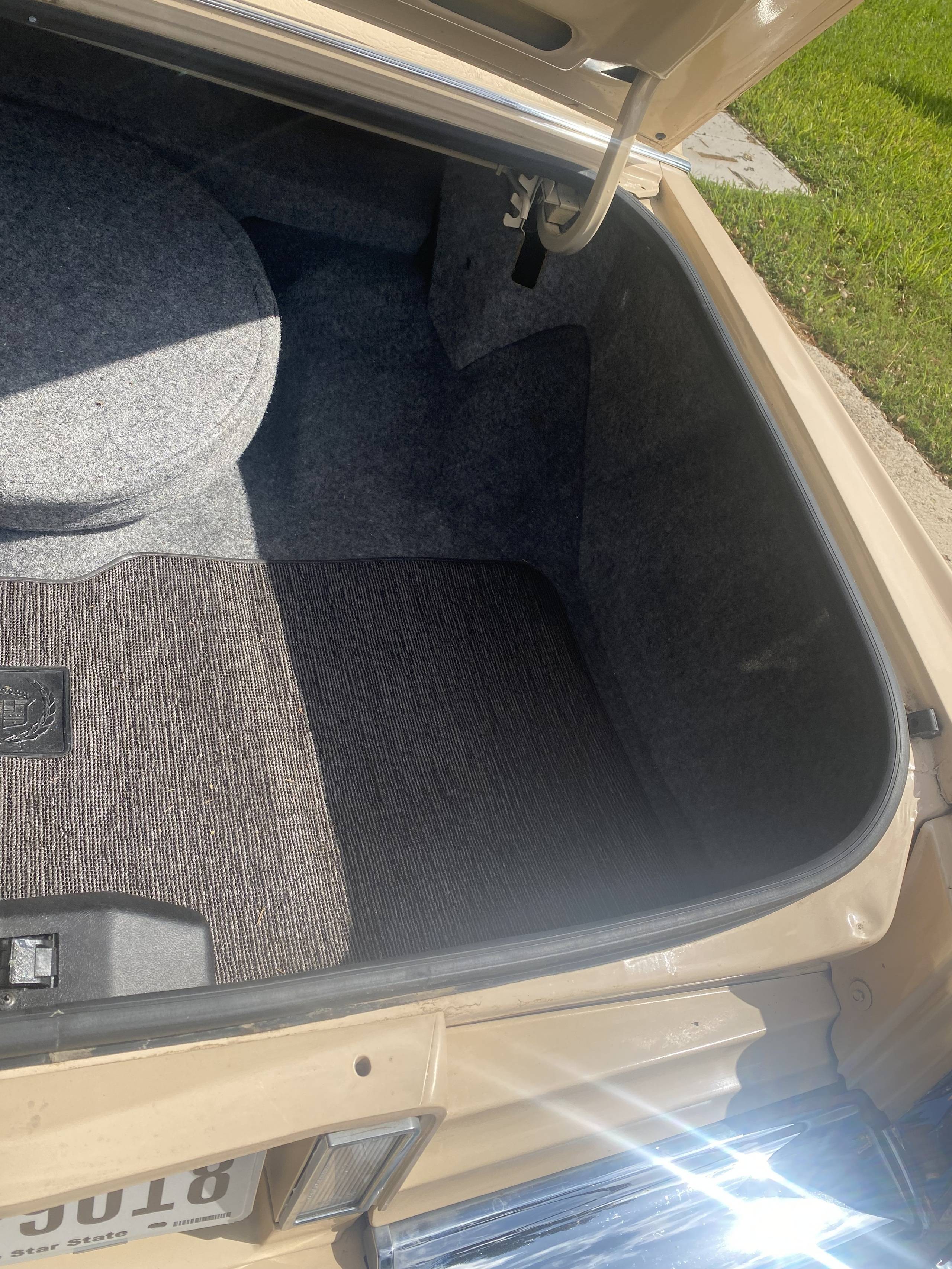 1988 Cadillac Fleetwood 46
