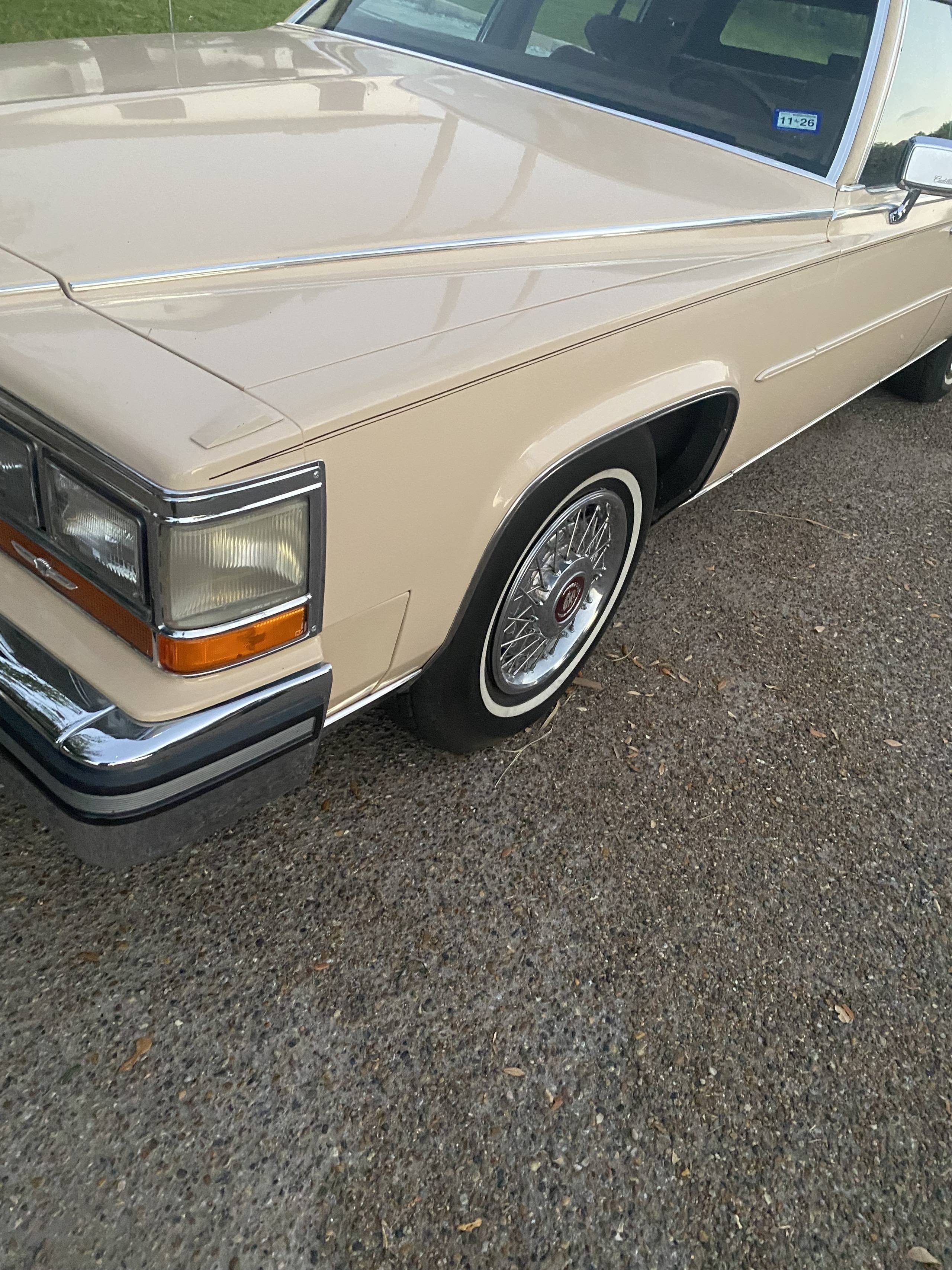 1988 Cadillac Fleetwood 34