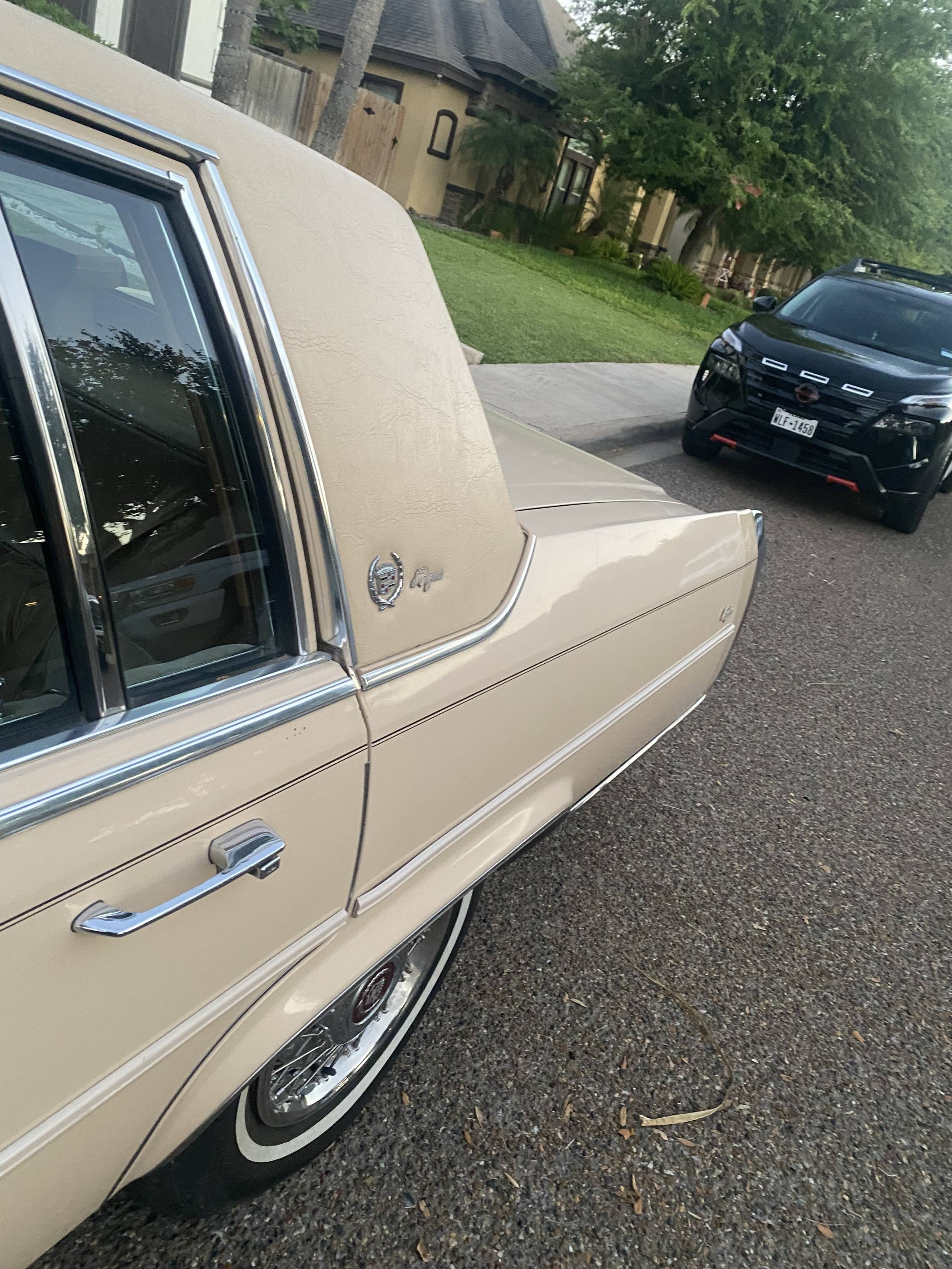 1988 Cadillac Fleetwood 28