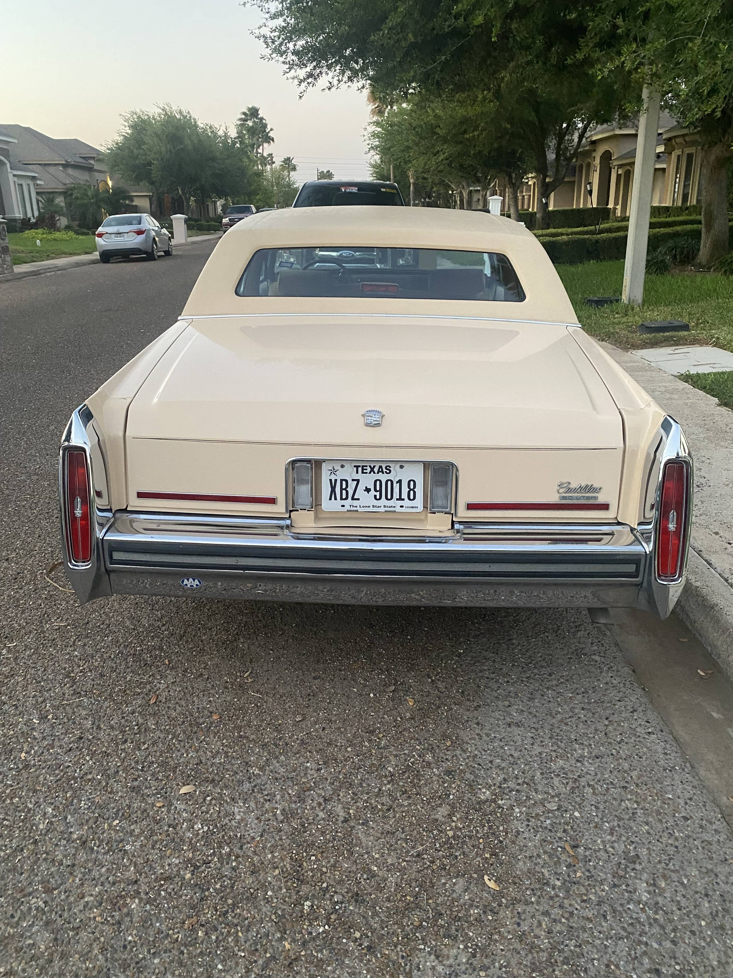 1988 Cadillac Fleetwood 27