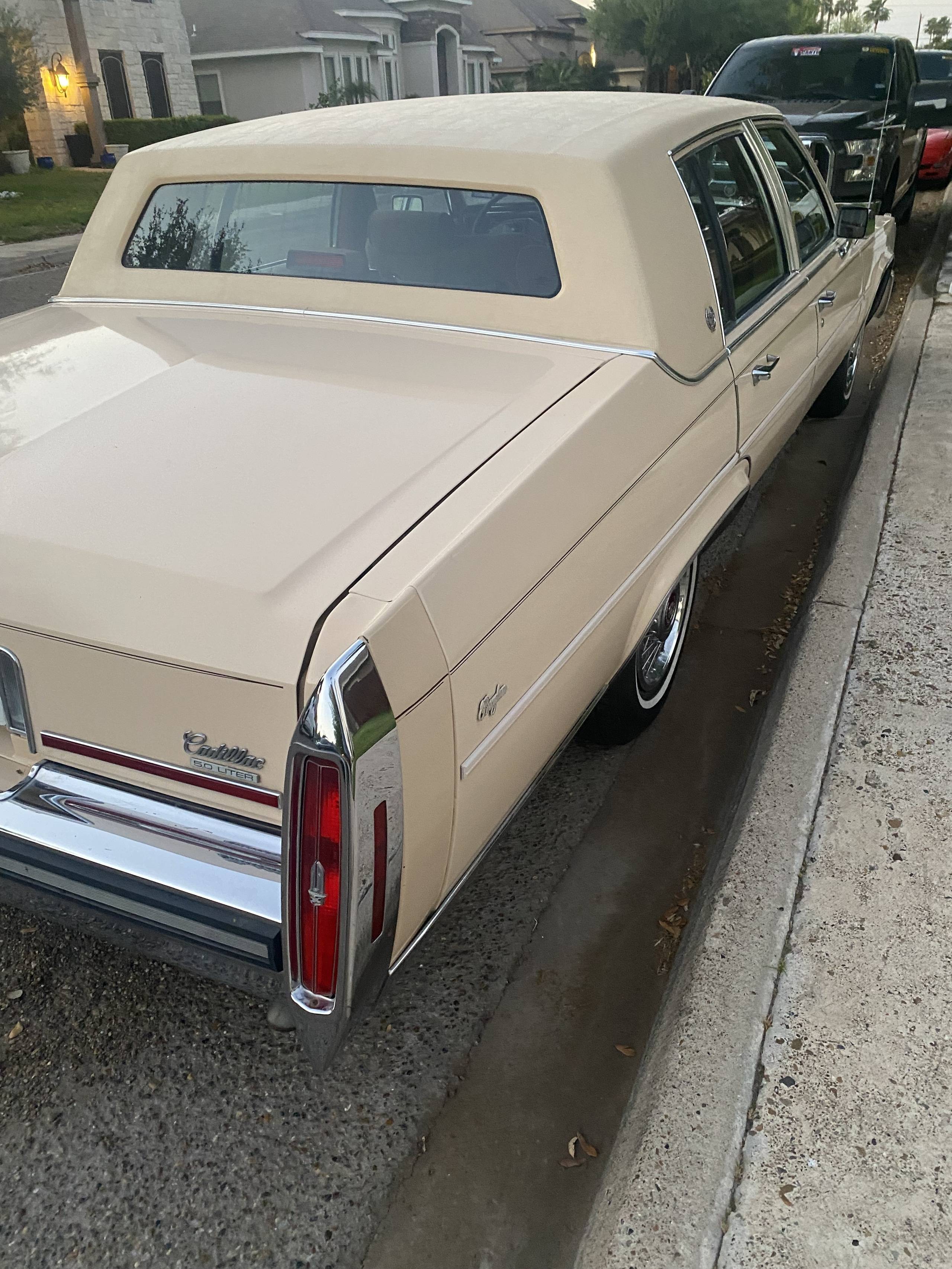 1988 Cadillac Fleetwood 26