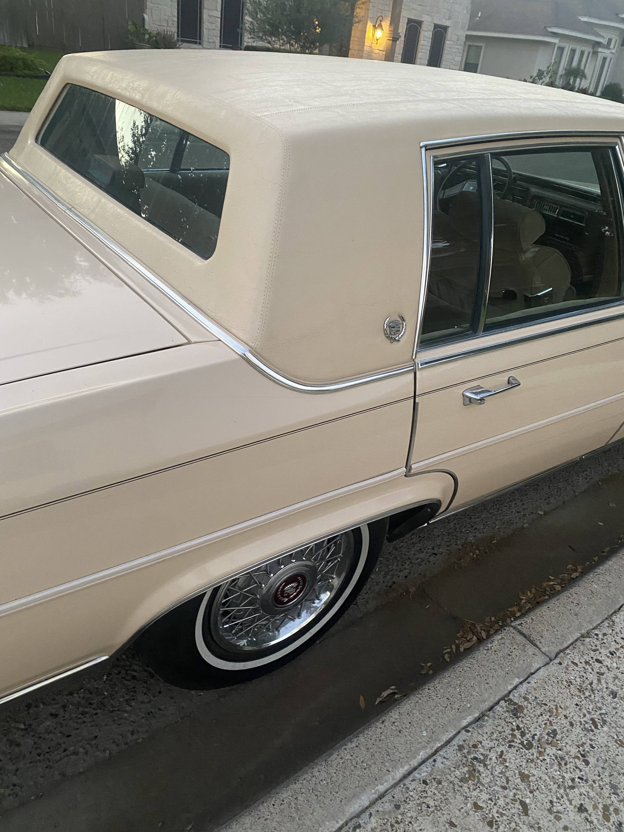 1988 Cadillac Fleetwood 22