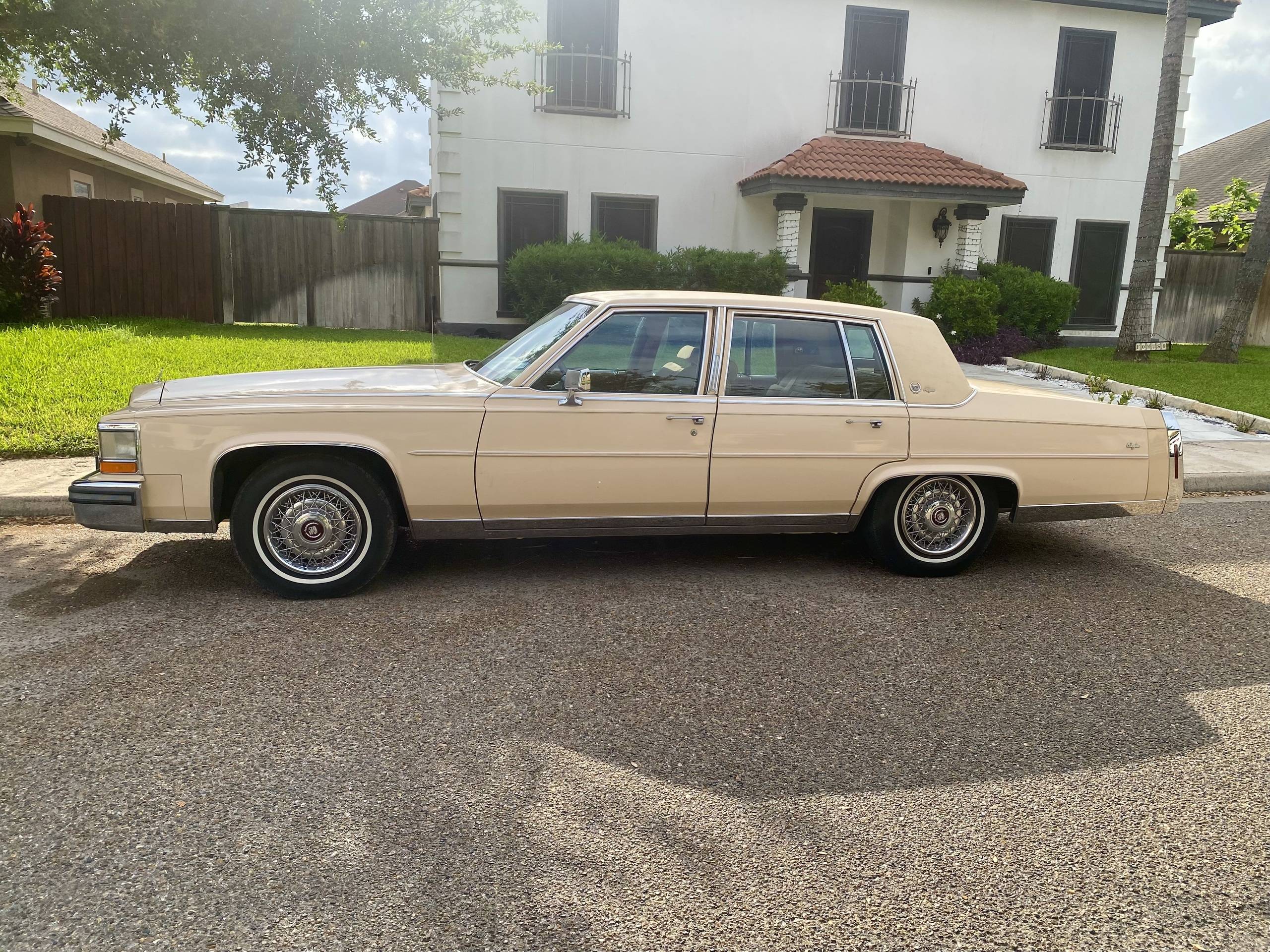 1988 Cadillac Fleetwood 1
