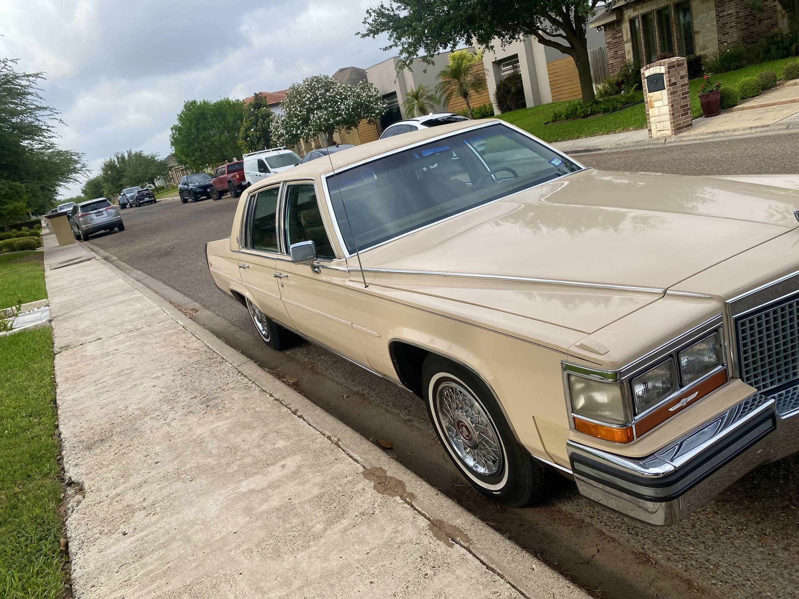 1988 Cadillac Fleetwood 3