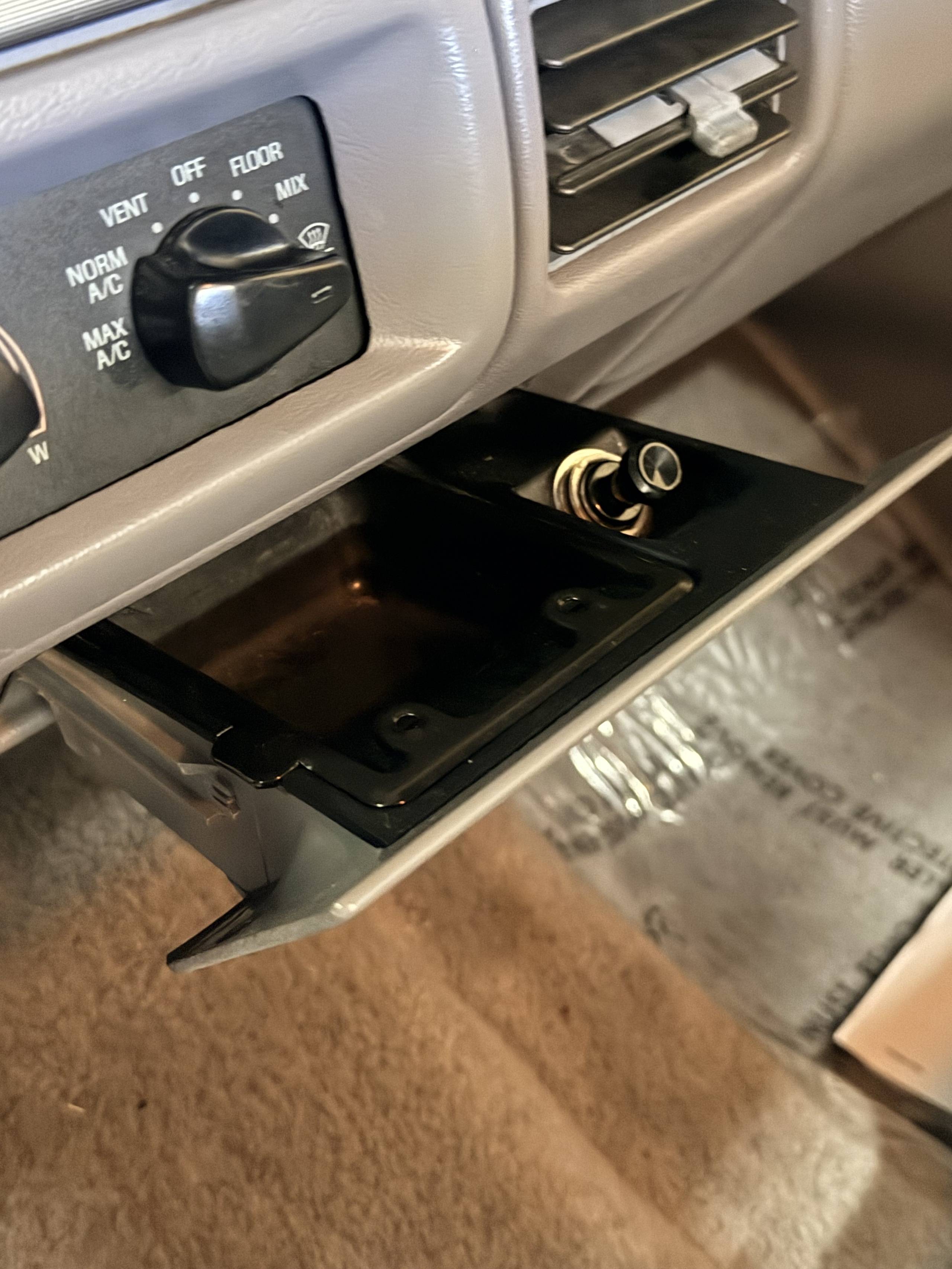 1995 Ford F150 26
