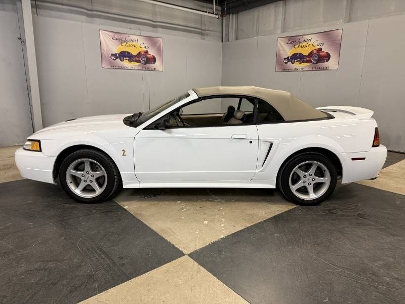 1999 Ford Mustang 3